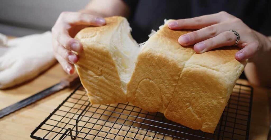 วิธีดูแลและเก็บรักษาขนมปัง
