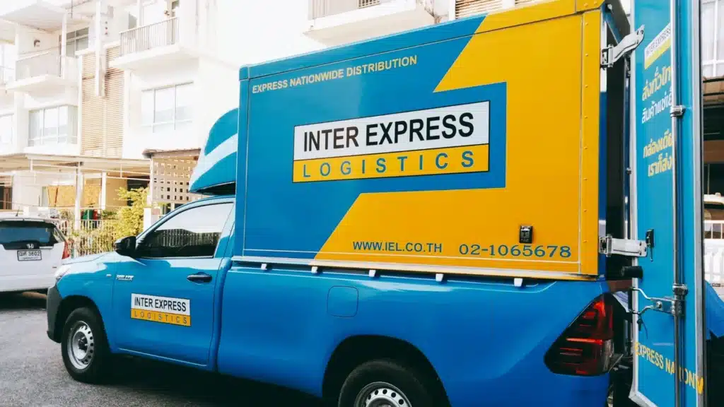 แนะนำ 5 บริษัทขนส่งของแช่เย็น และแช่แข็งที่เชื่อถือได้ ได้แก่ Makesend, Fuze, Kerry, Inter Express และ Nim Express พร้อมจุดเด่น ราคาเริ่มต้น และช่องทางการติดต่อ_ Inter Express Inter Express ส่งควบคุมอุณหภูมิ