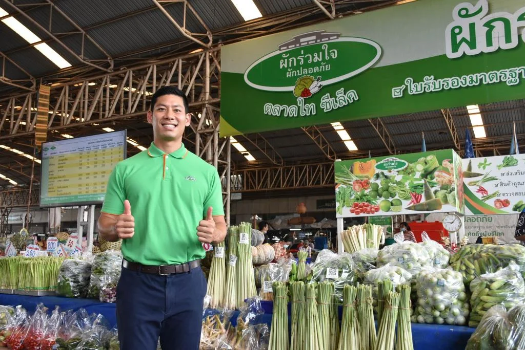 ตลาดผักมีให้เลือกทั้งแบบออฟไลน์และออนไลน์ ซึ่งตอบโจทย์ทั้งคนที่ชอบเดินตลาดและคนที่ไม่มีเวลาไปซื้อเอง_ ตลาดไทผัก