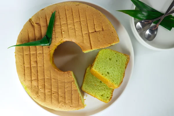กำลังมองหาเค้กวันเกิดที่สวย อร่อย เรามีคำแนะนำดีๆ ในการเลือกเค้กให้ถูกใจทั้งเจ้าของวันเกิดและแขกในงานมาฝาก!_ Chiffon Cake 1 Chiffon Cake