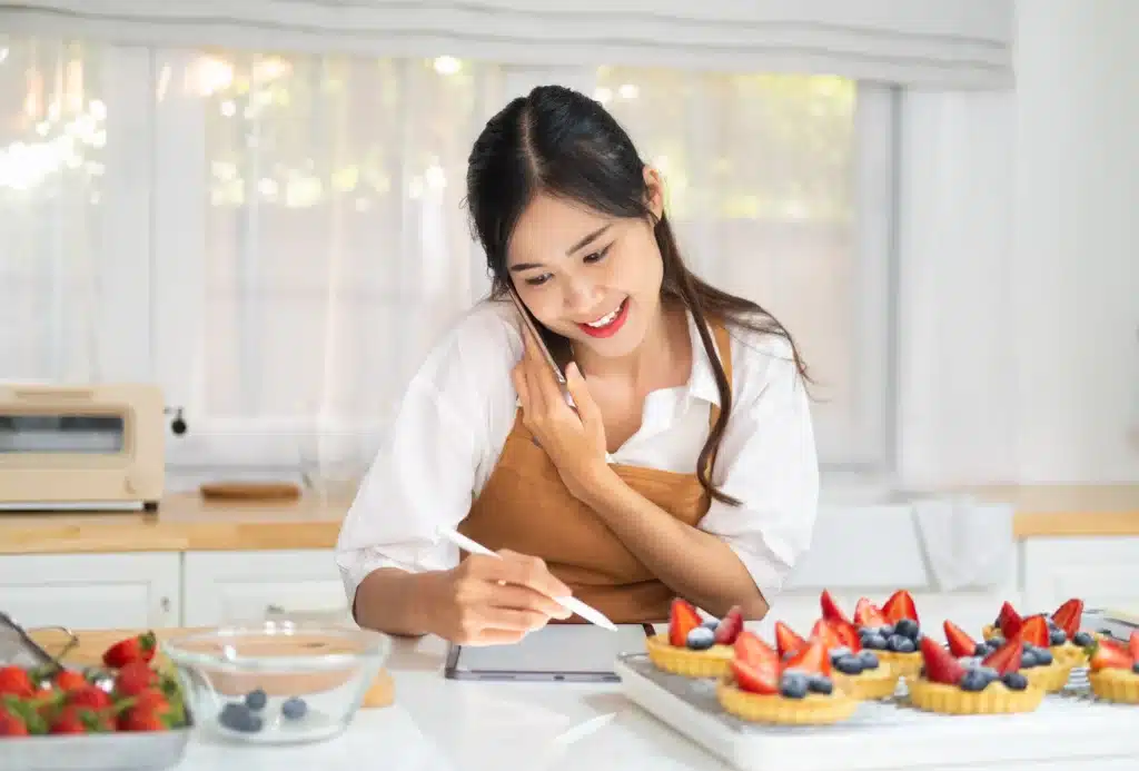 เพิ่มบริการของเราในร้านของคุณ นำเสนอบริการส่งแบบ SAMEDAY DELIVERY ให้กับลูกค้าด้วยมาตราฐานการขนส่งแบบ FOOD GRADE DELIVERY ที่เราจะดูแลพัสดุของลูกค้าเป็นอย่างดี◎ รับประกันความเร็ว ส่งเช้า เย็นถึง◎ มีบริการขนส่งแบบควบคุมอุณหภูมิ◎ COD โอนเงินคืนภายในวัน◎ ขนส่งด้วยความระมัดระวัง ไม่เตะ ไม่โยน_ shutterstock 2277210129 ขายของออนไลน์
